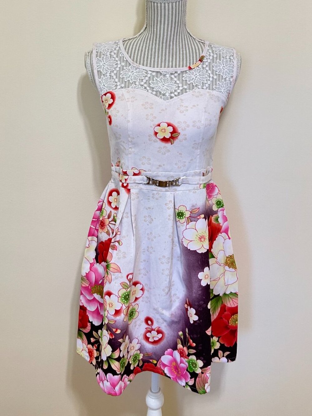 Zara Sleeveless Floral Mini Dress With Sweetheart Neckline Size L